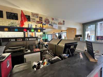 Retail For Sale in Eymet, France