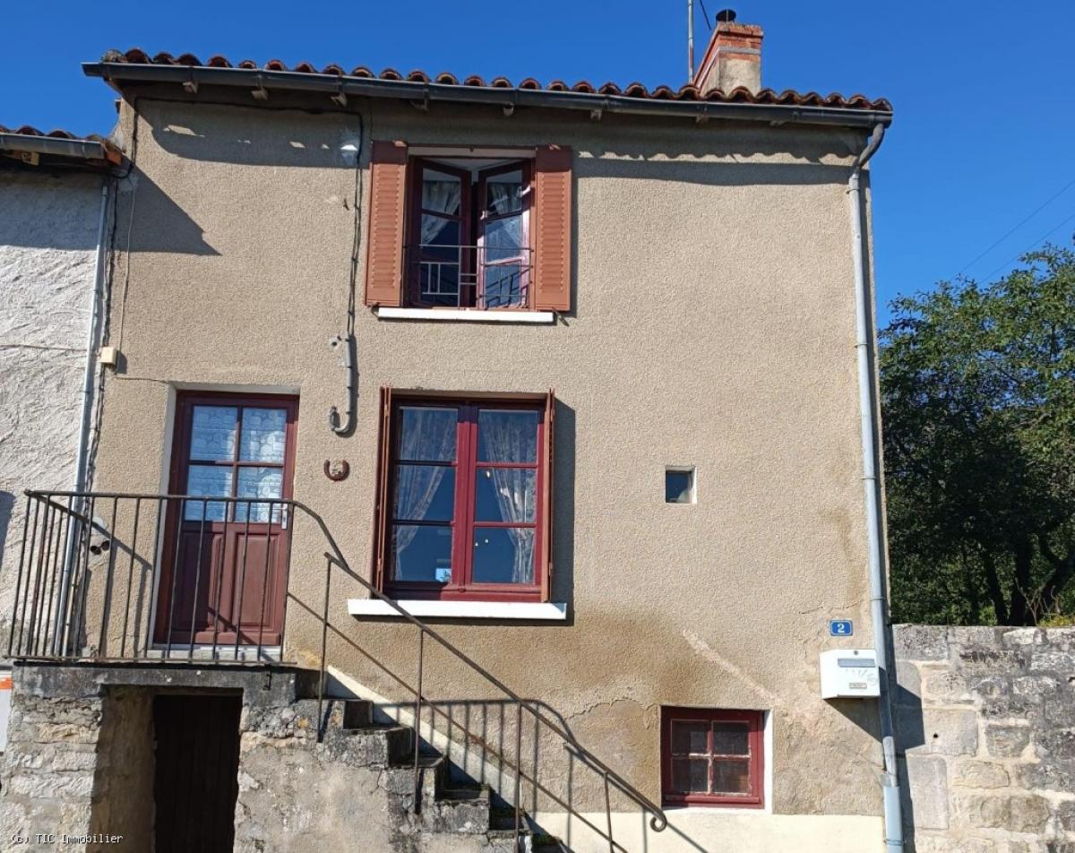 Picture of Home For Sale in Charroux, Auvergne, France