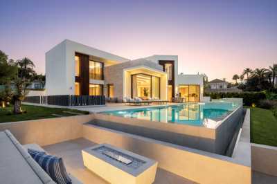 Villa For Sale in Nueva Andalucia, Spain