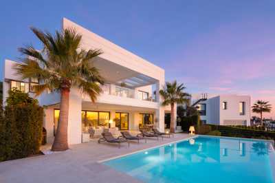 Villa For Sale in Nueva Andalucia, Spain