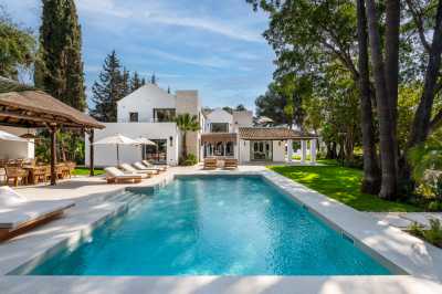 Villa For Sale in Nueva Andalucia, Spain