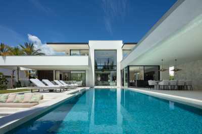 Villa For Sale in Nueva Andalucia, Spain