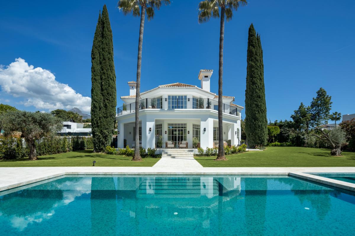 Picture of Villa For Sale in Nueva Andalucia, Malaga, Spain