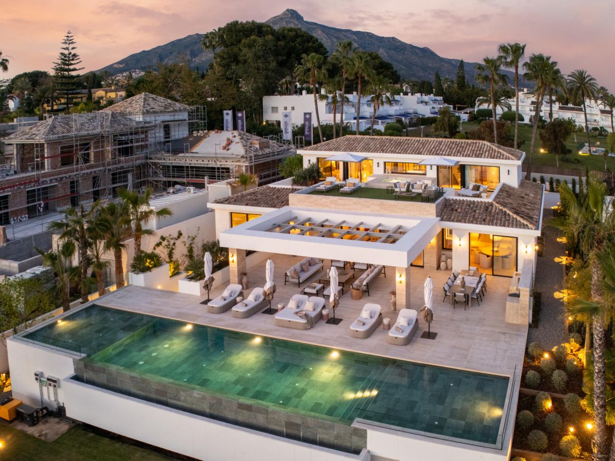 Picture of Villa For Sale in Nueva Andalucia, Malaga, Spain