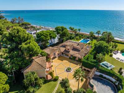 Villa For Sale in Estepona, Spain