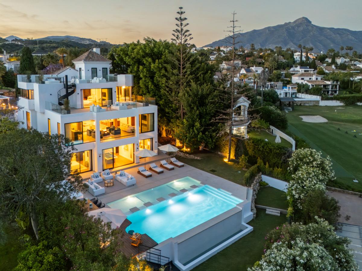 Picture of Villa For Sale in Nueva Andalucia, Malaga, Spain