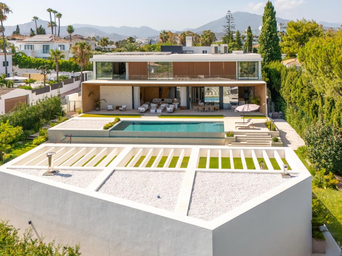 Picture of Villa For Sale in San Pedro De Alcantara, Malaga, Spain