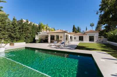 Villa For Sale in Nueva Andalucia, Spain