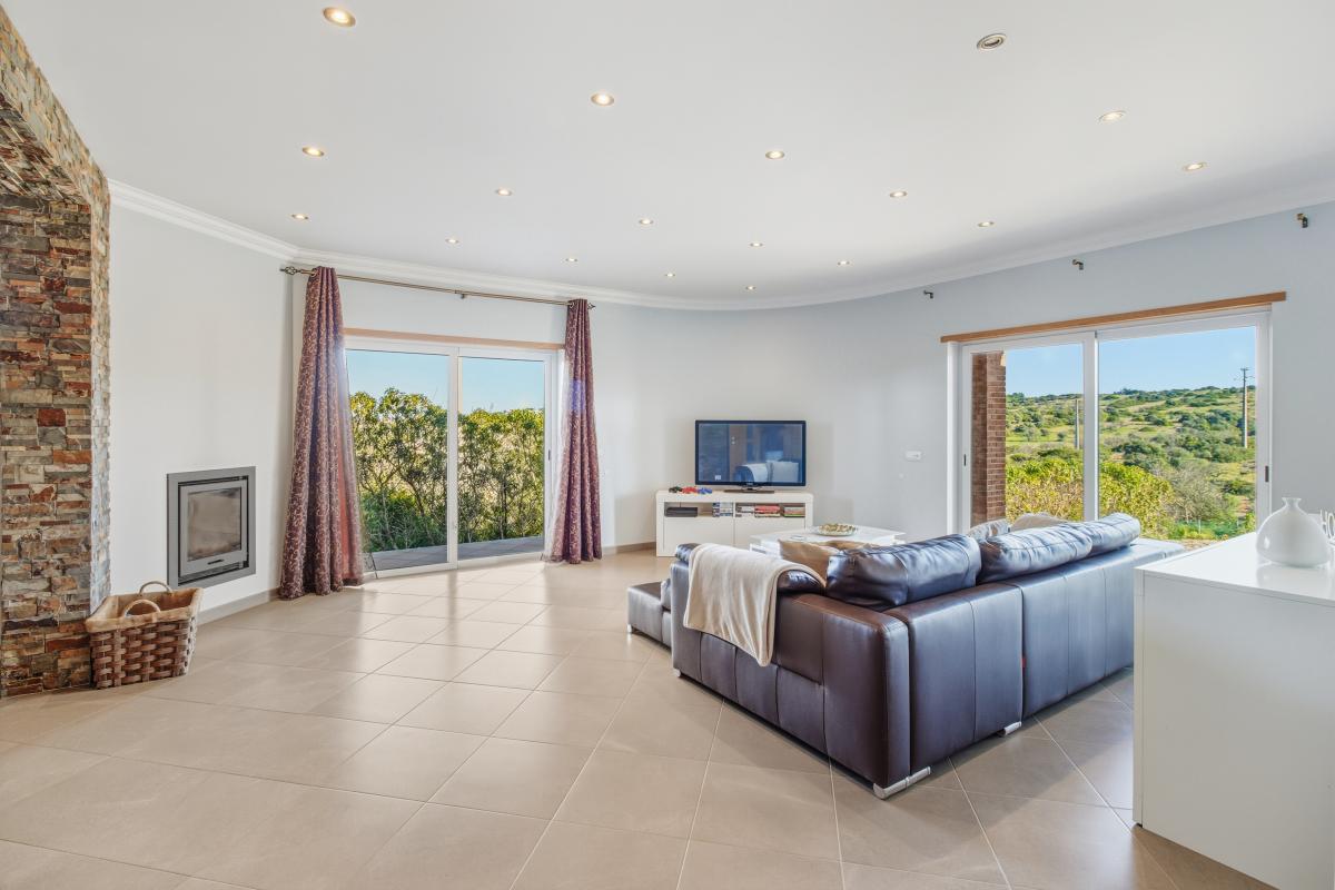 Picture of Villa For Sale in Praia Da Luz, Algarve, Portugal