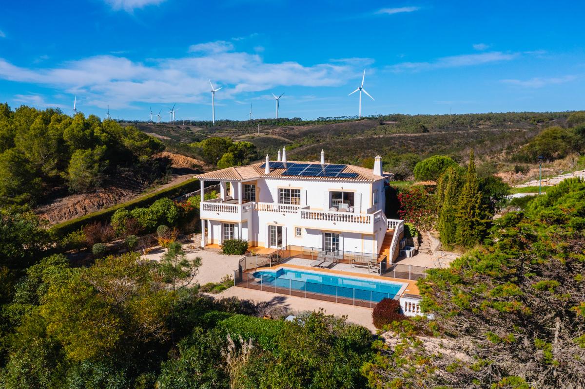Picture of Villa For Sale in Budens, Faro, Portugal