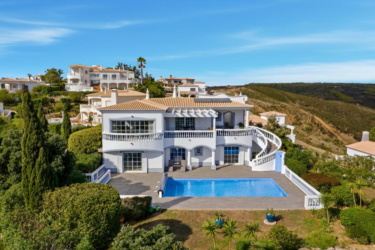 Picture of Villa For Sale in Budens, Faro, Portugal