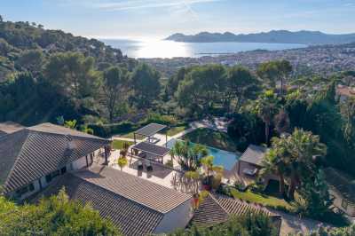 Villa For Sale in Cannes, France