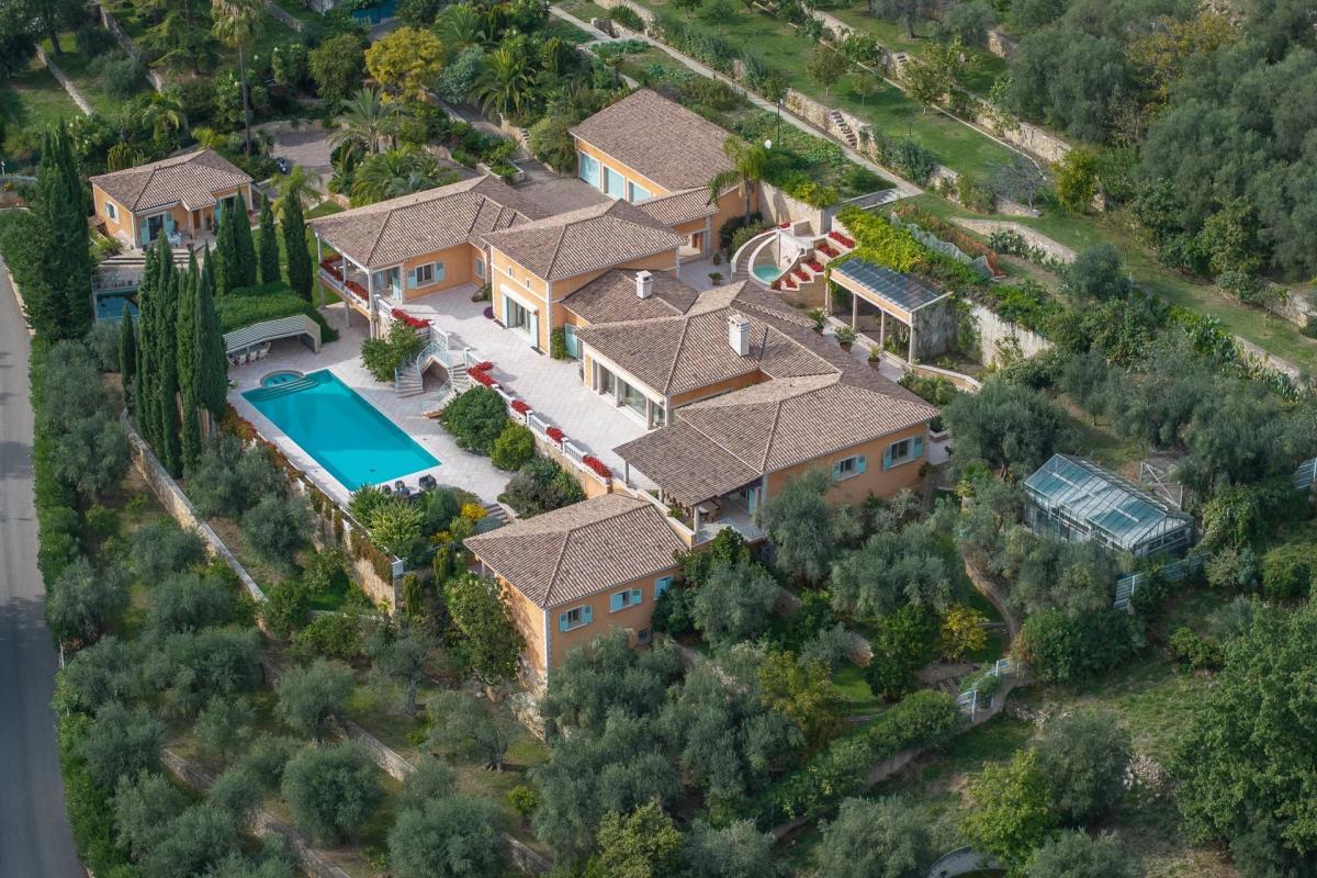 Picture of Villa For Sale in Le Rouret, Cote d'Azur, France