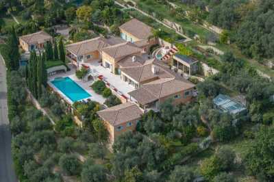 Villa For Sale in Le Rouret, France