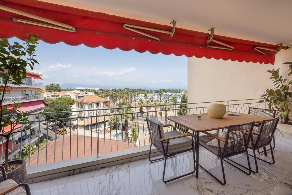 Picture of Apartment For Sale in Antibes, Cote d'Azur, France
