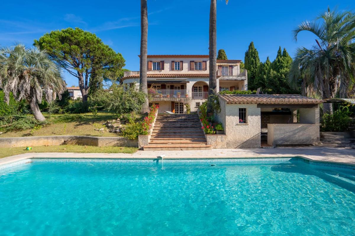 Picture of Villa For Sale in Sainte Maxime, Provence-Alpes-Cote d'Azur, France