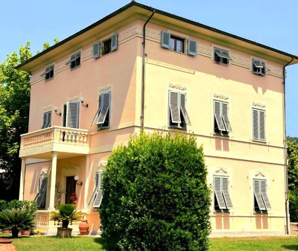 Picture of Villa For Sale in Porcari, Other, Italy