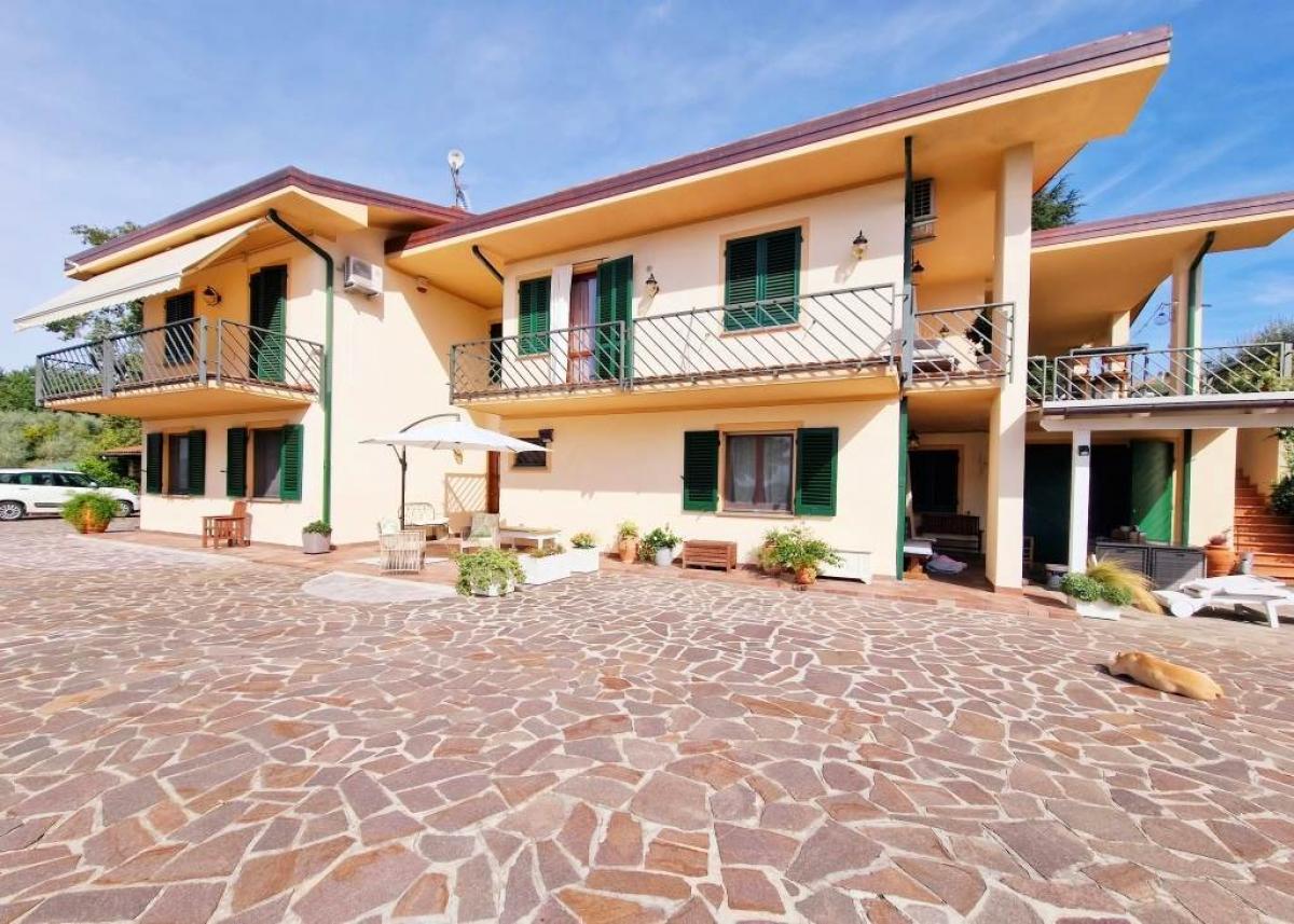 Picture of Villa For Sale in Montecarlo, Tuscany, Italy