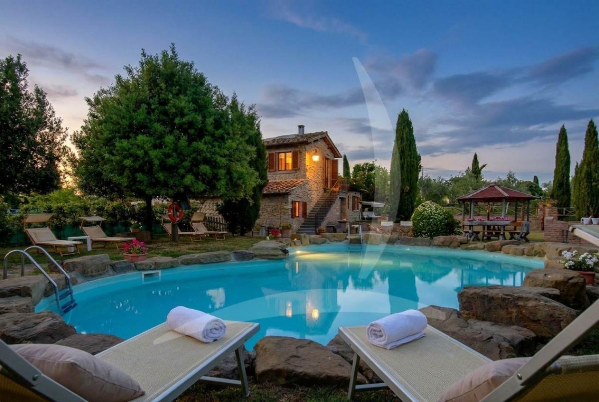 Picture of Home For Sale in Civitella In Val Di Chiana, Tuscany, Italy