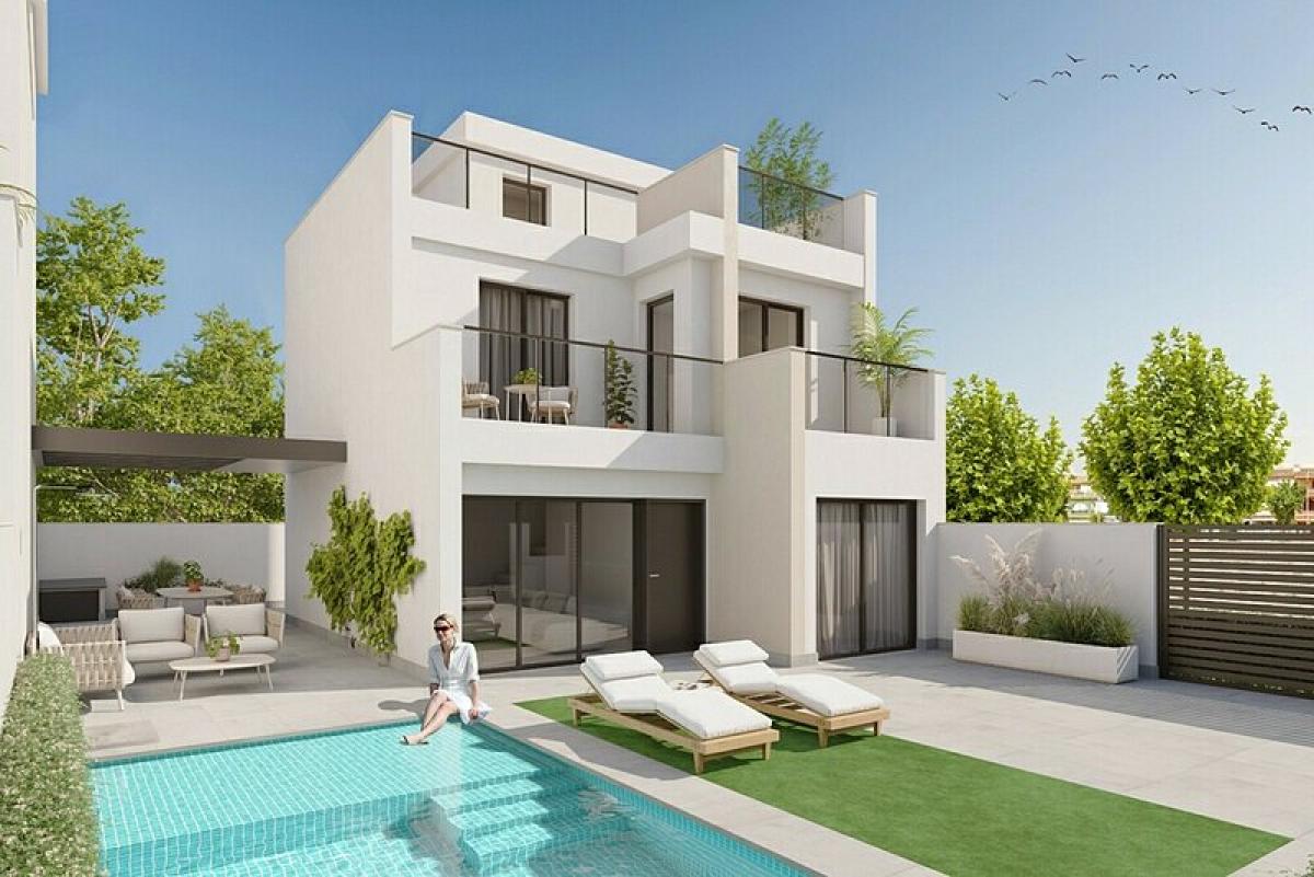 Picture of Villa For Sale in Los Alcazares, Alicante, Spain