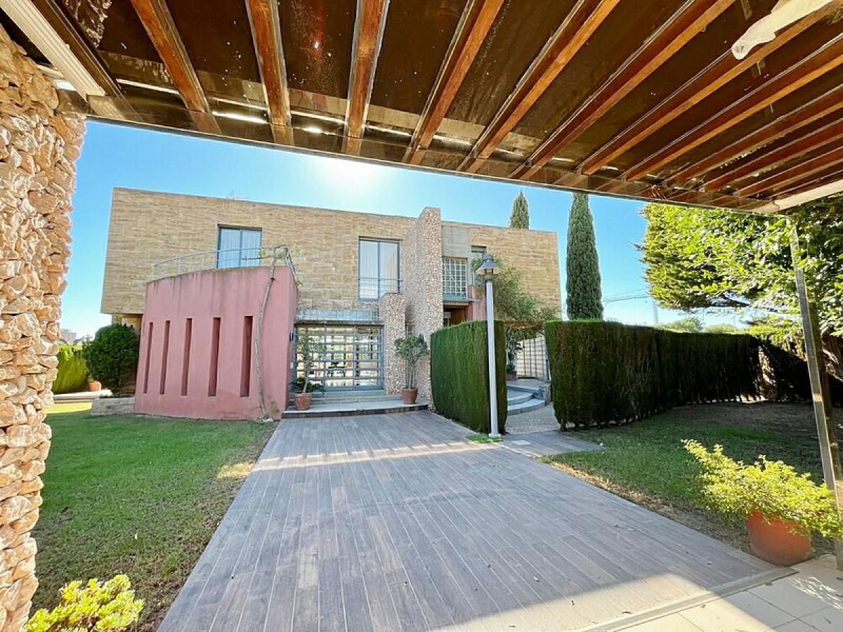 Picture of Villa For Sale in Campoamor, Alicante, Spain