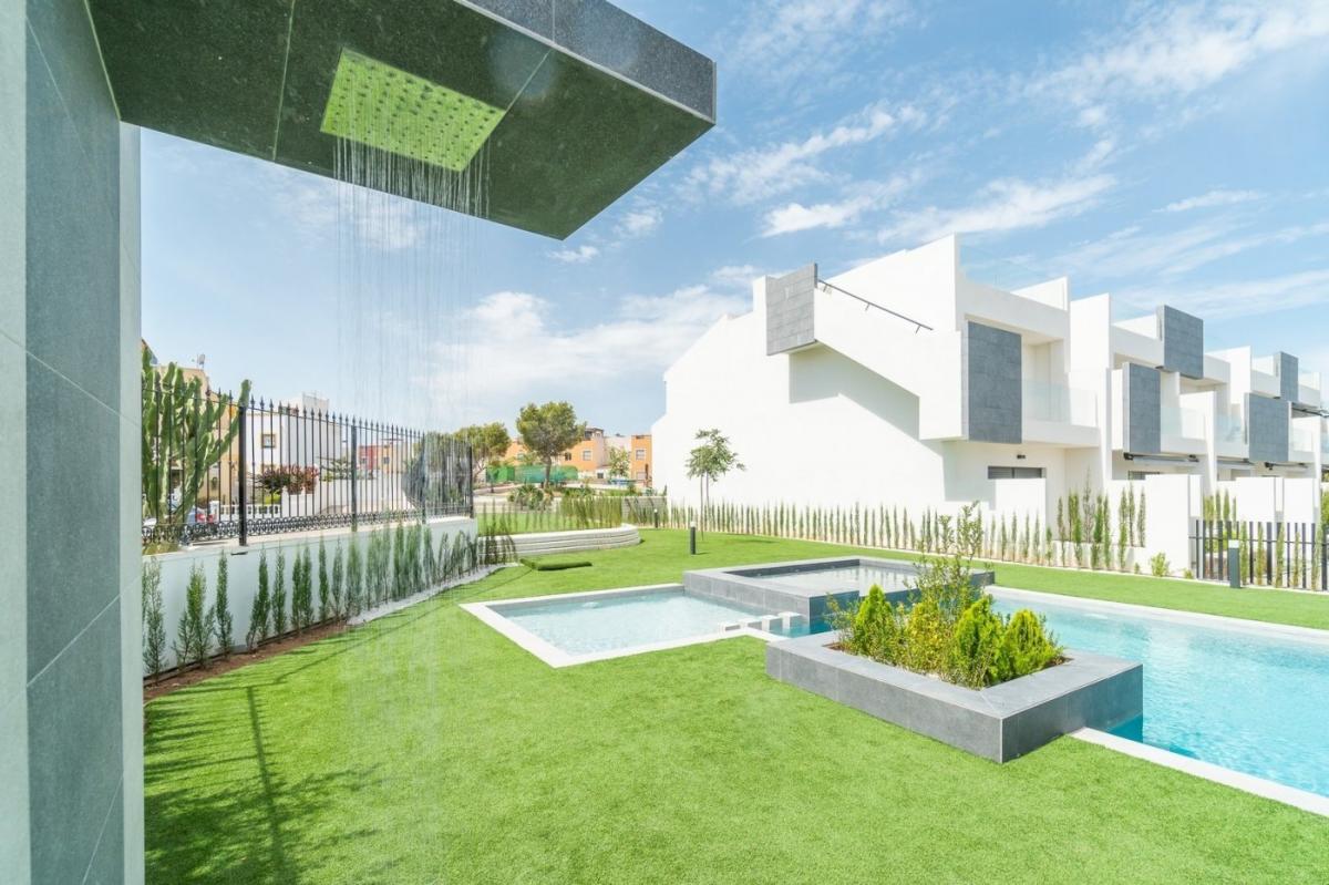 Picture of Villa For Sale in Torrevieja, Alicante, Spain