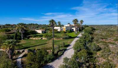 Villa For Sale in Lagos, Portugal