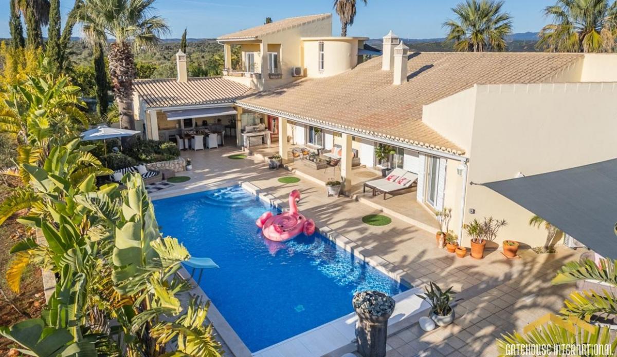 Picture of Villa For Sale in Bensafrim, Algarve, Portugal