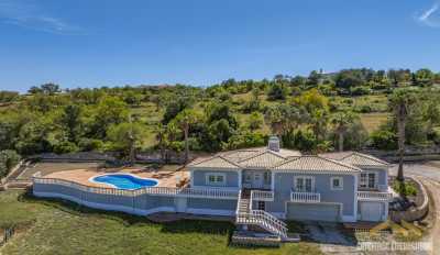 Villa For Sale in Boliqueime, Portugal