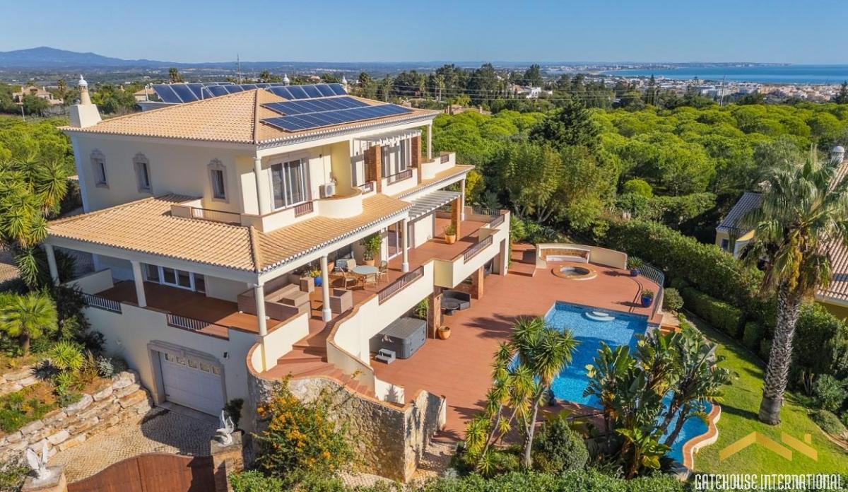 Picture of Villa For Sale in Praia Da Luz, Algarve, Portugal
