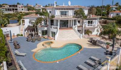 Villa For Sale in Carvoeiro, Portugal