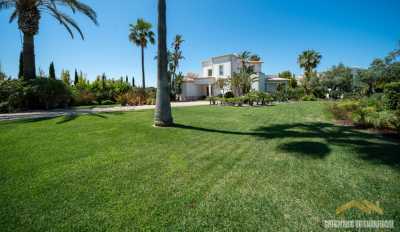 Villa For Sale in Alvor, Portugal
