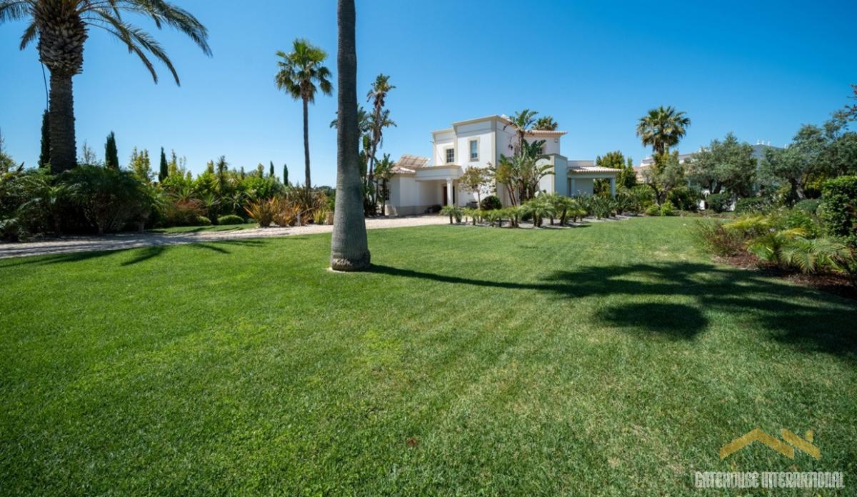 Picture of Villa For Sale in Alvor, Algarve, Portugal
