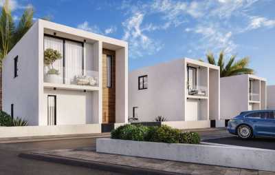 Villa For Sale in Chloraka, Cyprus