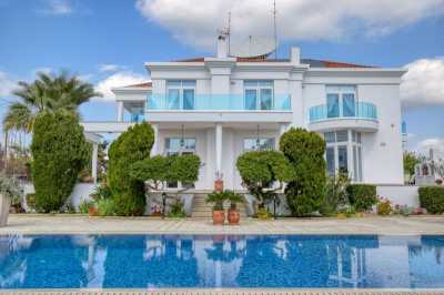Villa For Sale in Oroklini, Cyprus