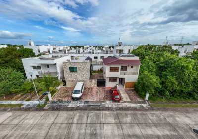 Home For Sale in Playa del Carmen, Mexico