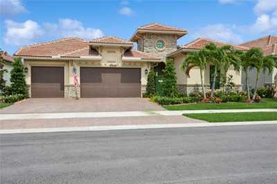 Home For Sale in Parkland, Florida
