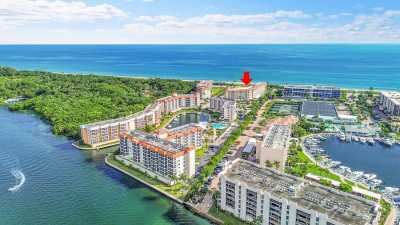 Condo For Sale in Boca Raton, Florida