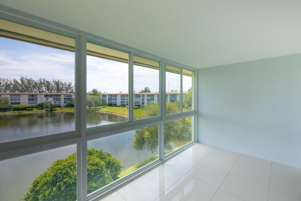 Picture of Condo For Sale in Coconut Creek, Florida, United States