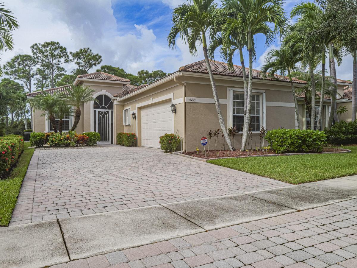 Picture of Home For Sale in Stuart, Florida, United States