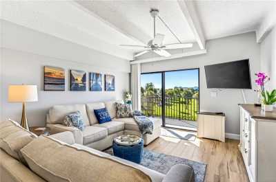 Home For Sale in Vero Beach, Florida