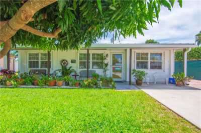 Home For Sale in Vero Beach, Florida