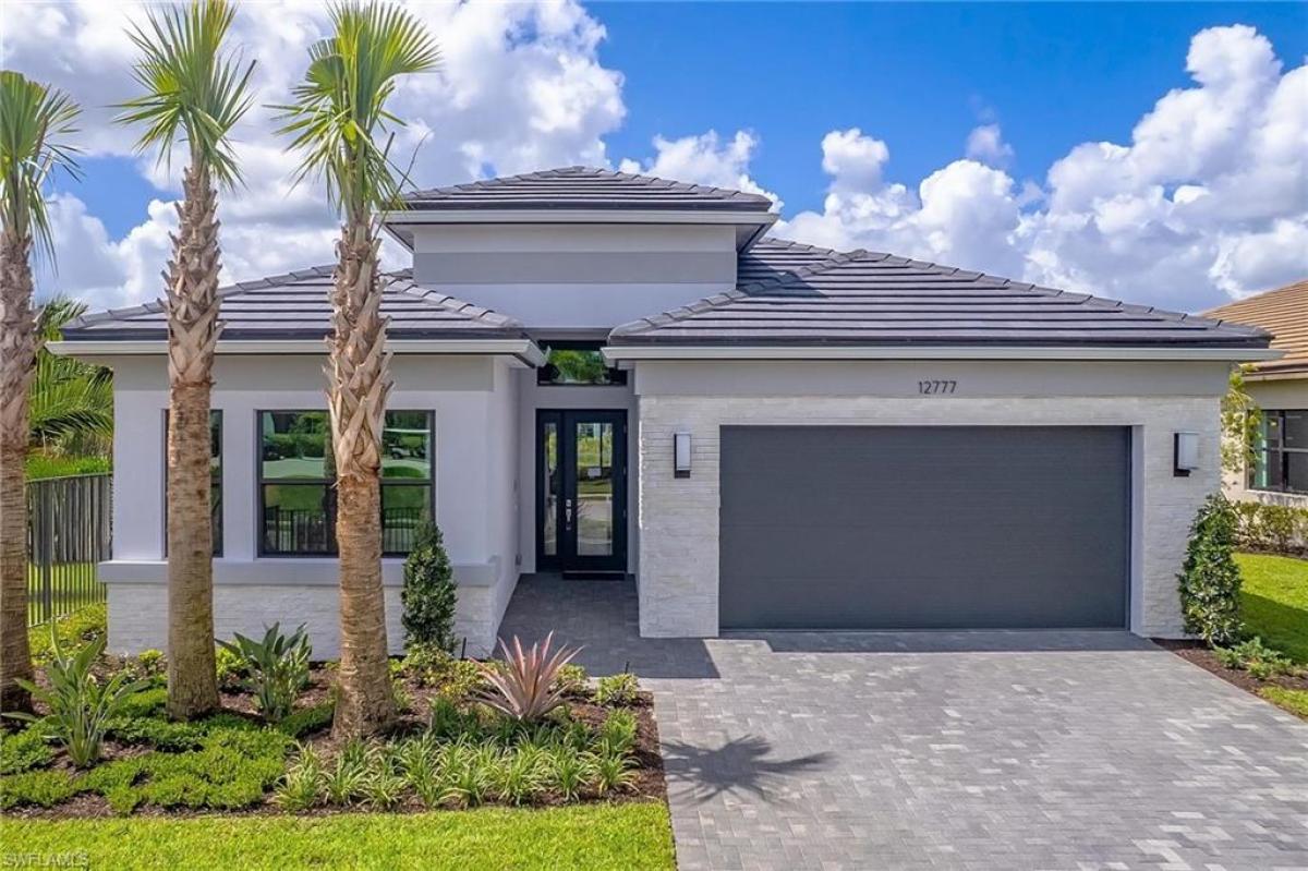 Picture of Home For Sale in Estero, Florida, United States