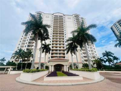 Home For Sale in Estero, Florida