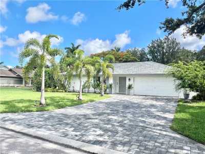 Home For Sale in Naples, Florida