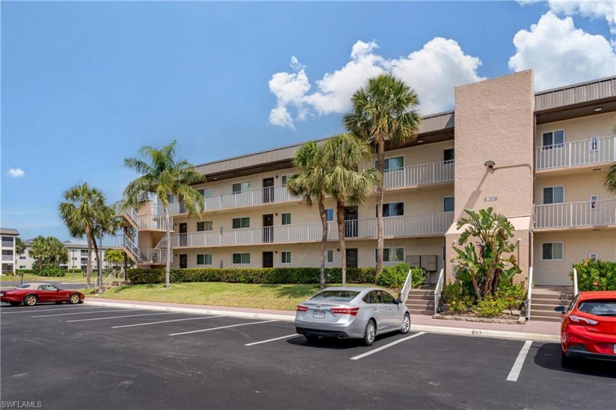 Picture of Condo For Sale in Naples, Florida, United States