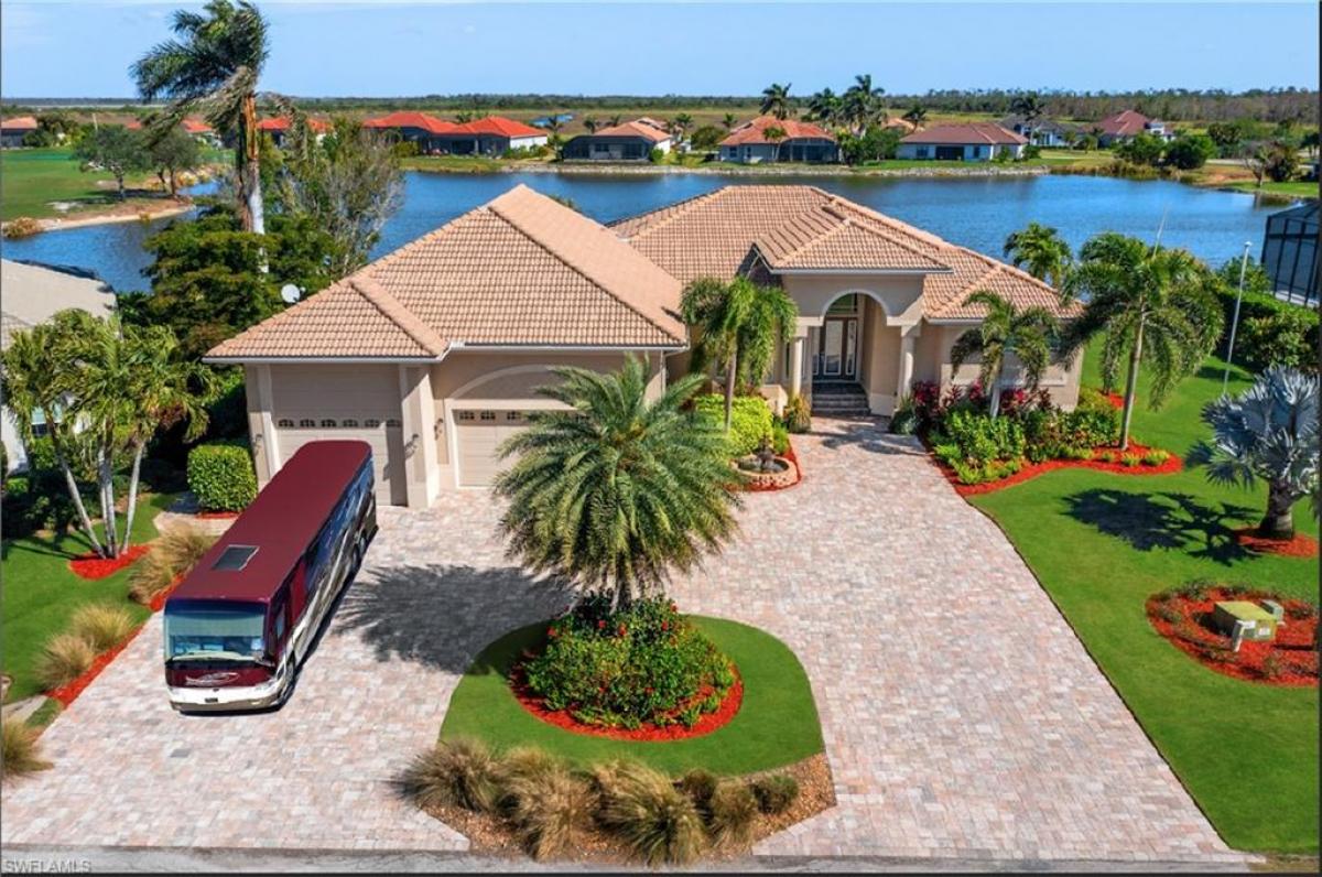 Picture of Home For Sale in Naples, Florida, United States