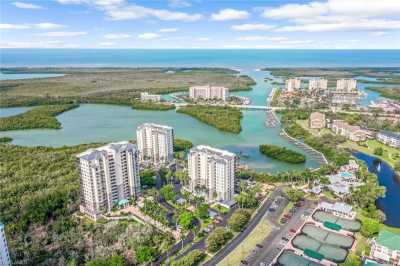 Condo For Sale in Naples, Florida