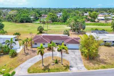 Home For Sale in Sarasota, Florida
