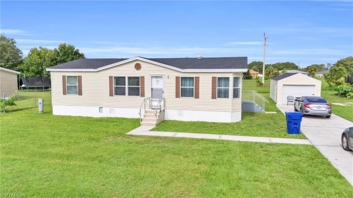 Picture of Mobile Home For Sale in Leesburg, Florida, United States